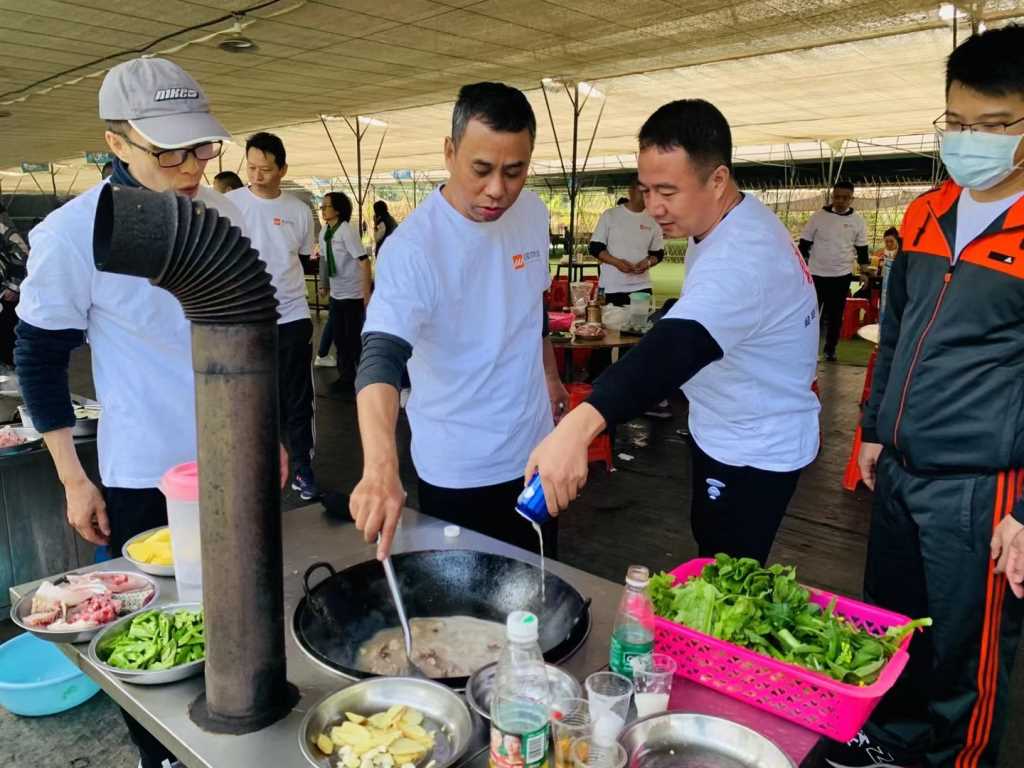 別樣的農(nóng)家樂(lè)不一樣的公司團(tuán)建組織野炊做飯拓展好去處